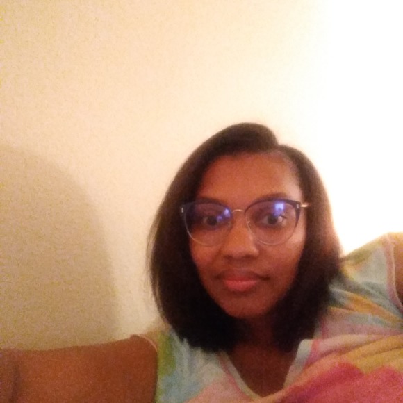 Meet your Posher, Serena - Picture 1 of 1